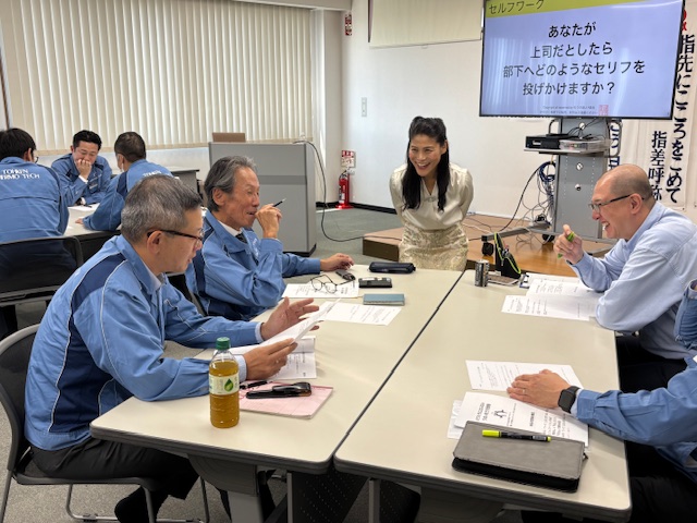 製造業（従業員1200名：大阪本社）の企業様にて安全意識向上のための『パワハラにならないうまい叱り方研修』に登壇しました。社長、専務をはじめ、管理部門と製造現場の管理職リーダー様がご受講されました。